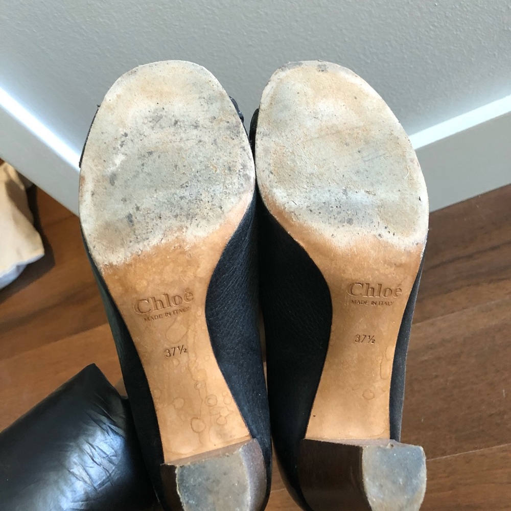 Chloe Pumps with Gold Buckle - 37.5 - Picture 5 of 5